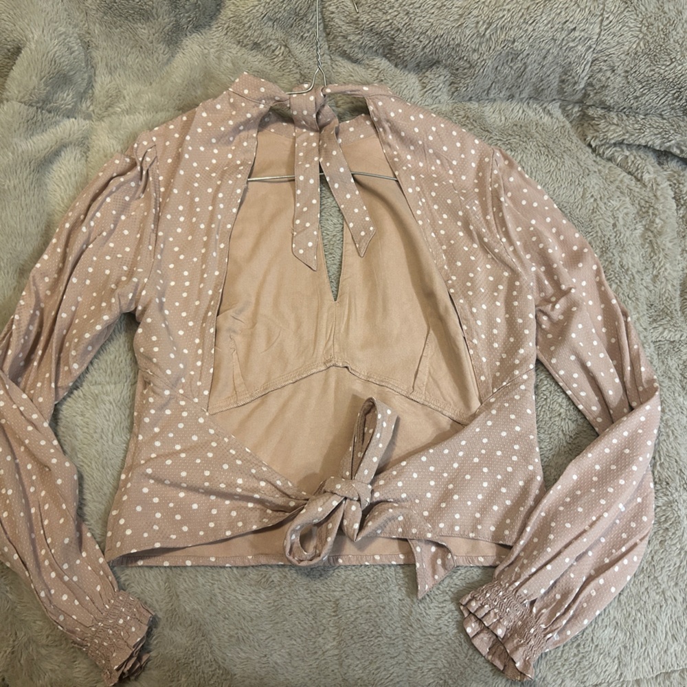 Abercrombie tie waist polka dot shirt. Very 70s. - Picture 4 of 10